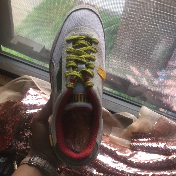 Shoes - Picture 2 of 3